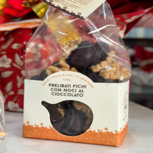 fichi al cioccolato con gheriglio di noci